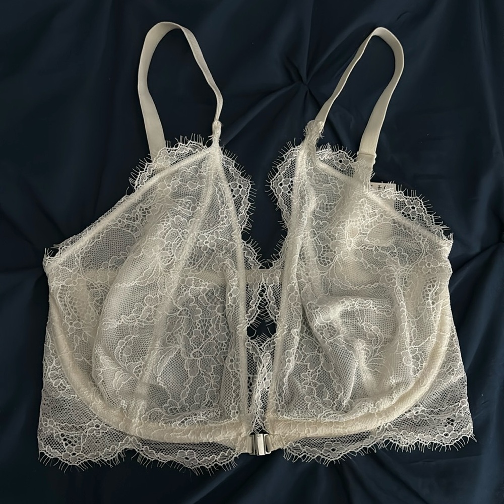 Brand new Free People bra color – white